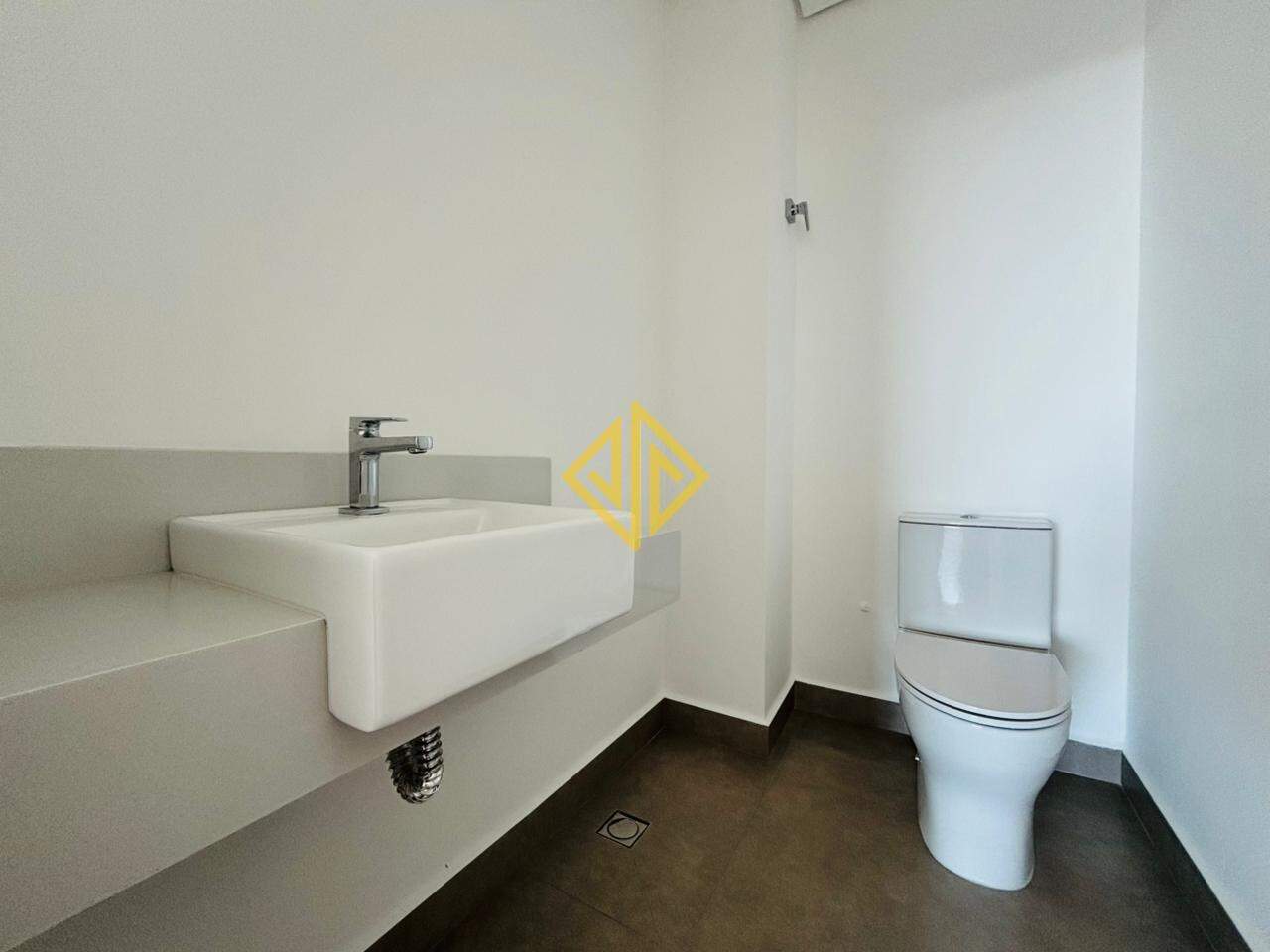 Apartamento à venda no Setor 03: 