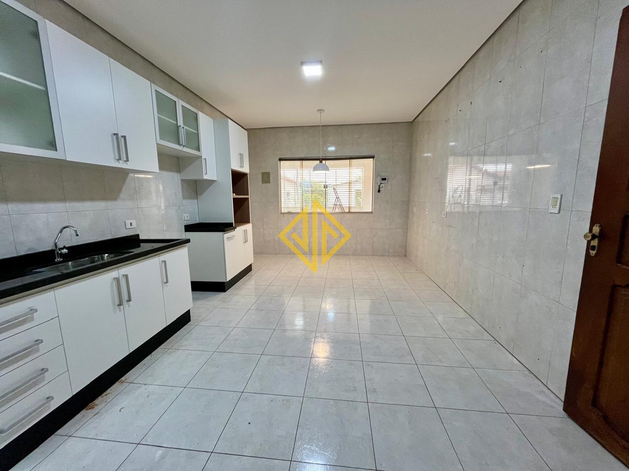 Sobrado para aluguel no Setor 03: