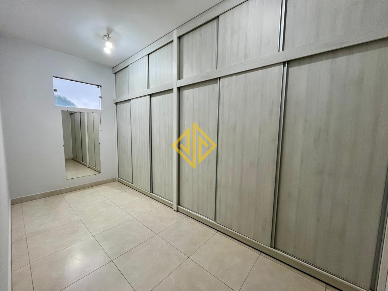 Sobrado para aluguel no Setor 01: