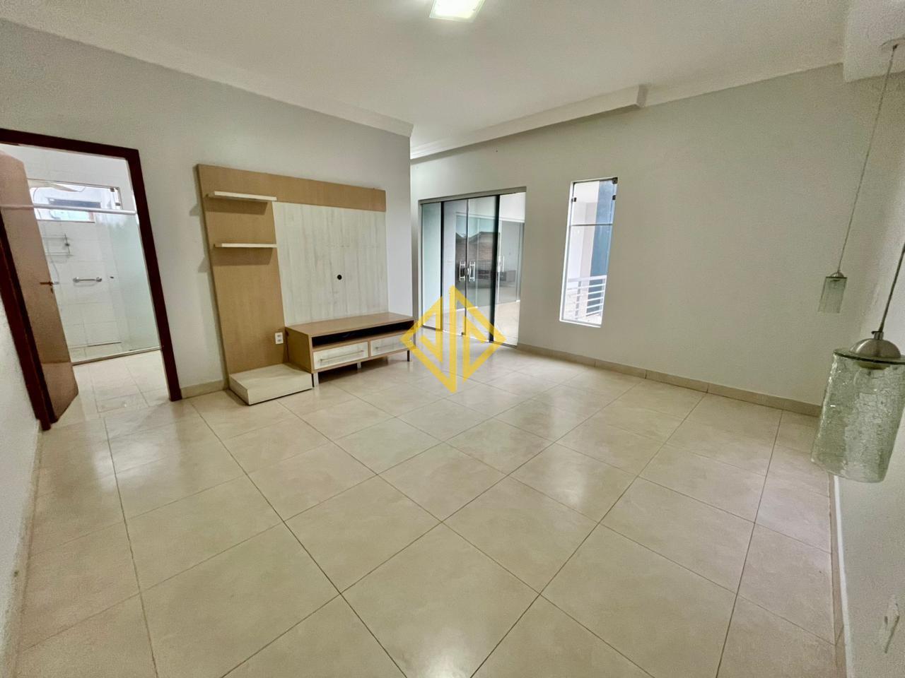 Sobrado para aluguel no Setor 01: