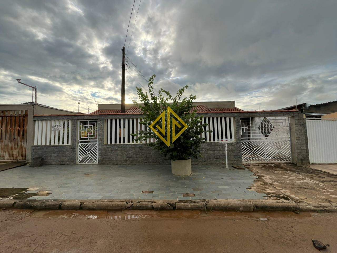 Casa, 3 quartos, 240 m² - Foto 1