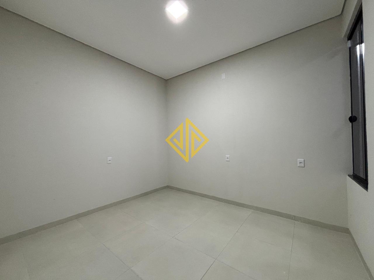 Casa para aluguel no Jardim Rio de Janeiro: 