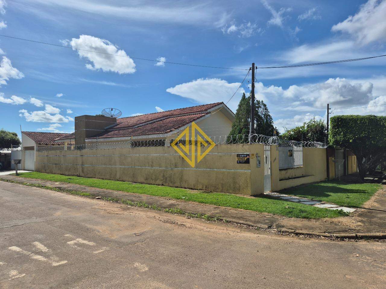 Casa à venda no BNH: 