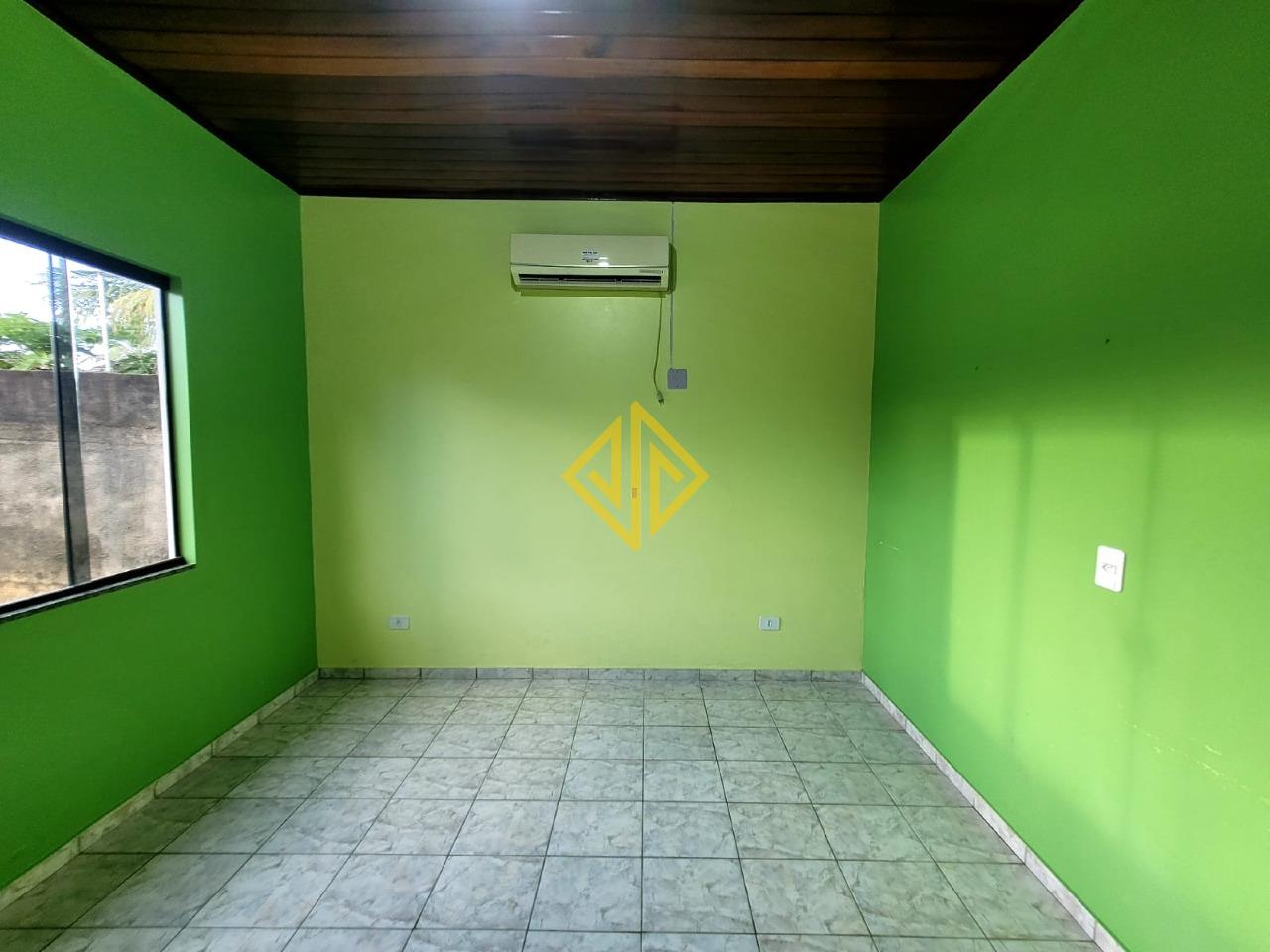 Casa à venda no Setor 04: 