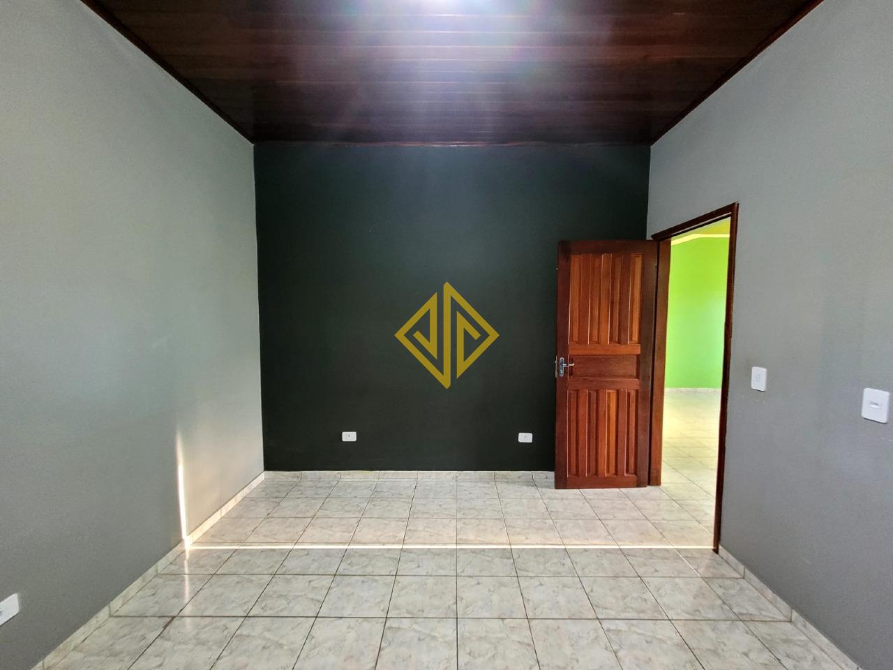 Casa à venda no Setor 04: 