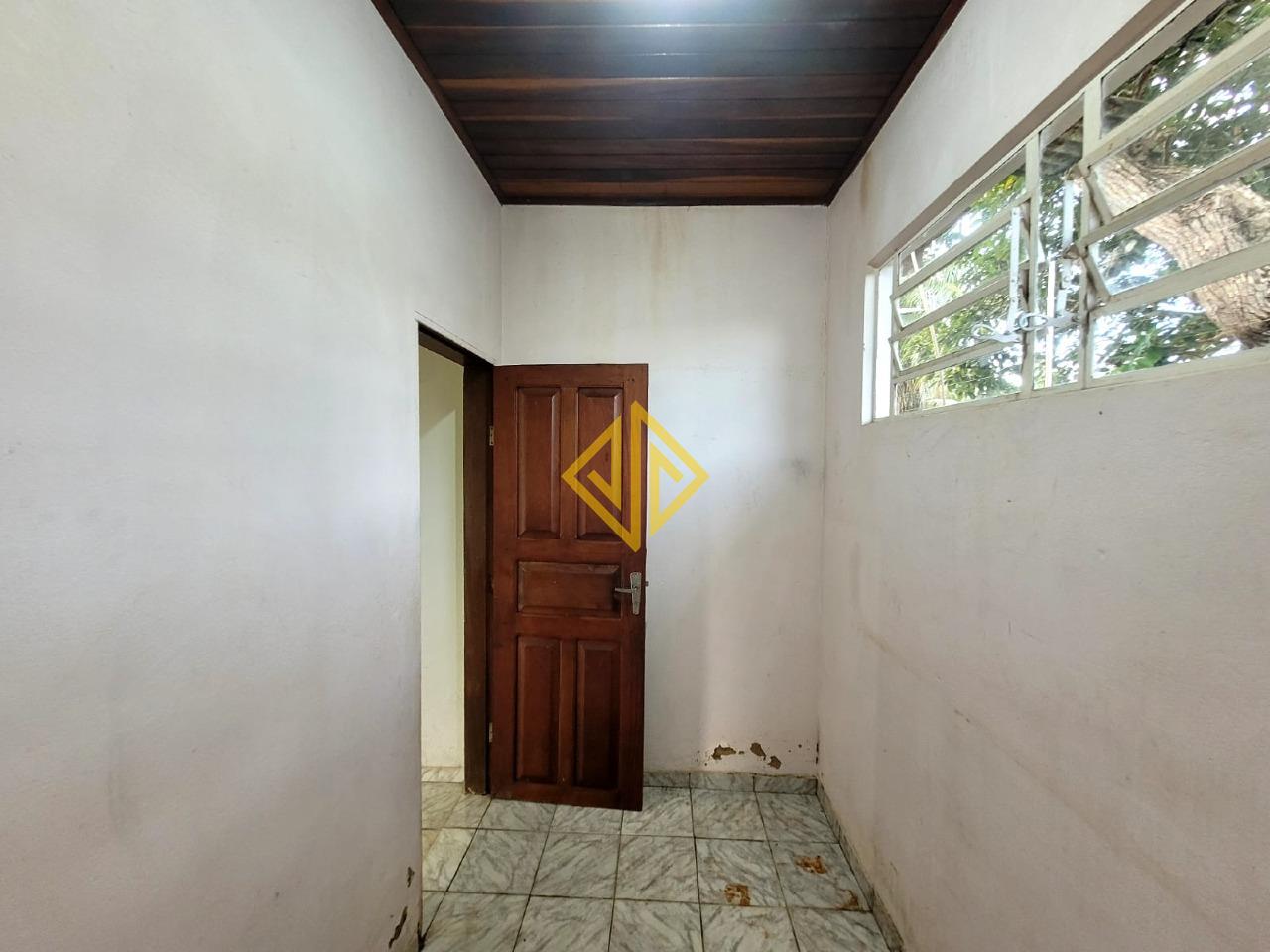 Casa à venda no Setor 04: 