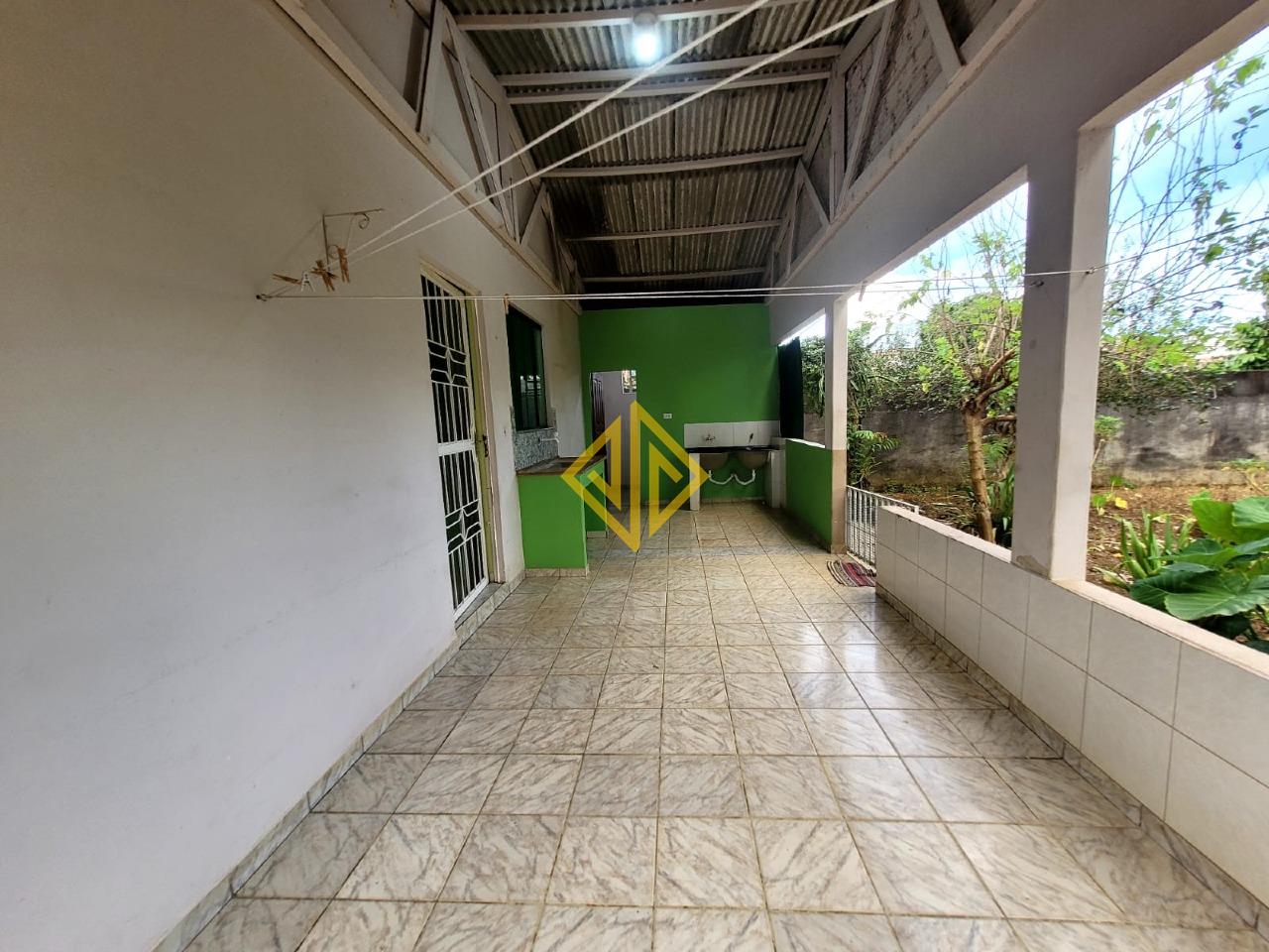 Casa à venda no Setor 04: 