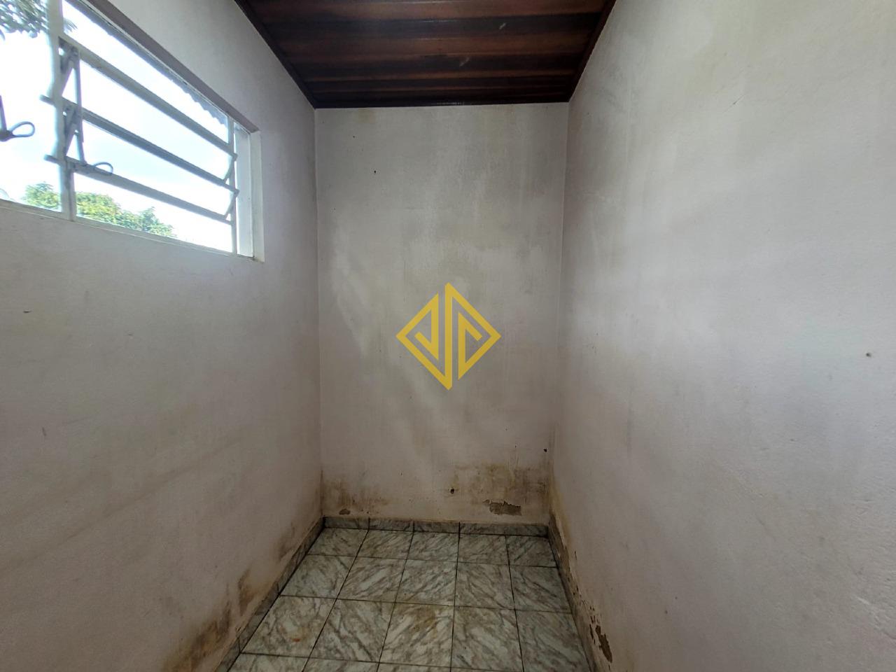 Casa à venda no Setor 04: 