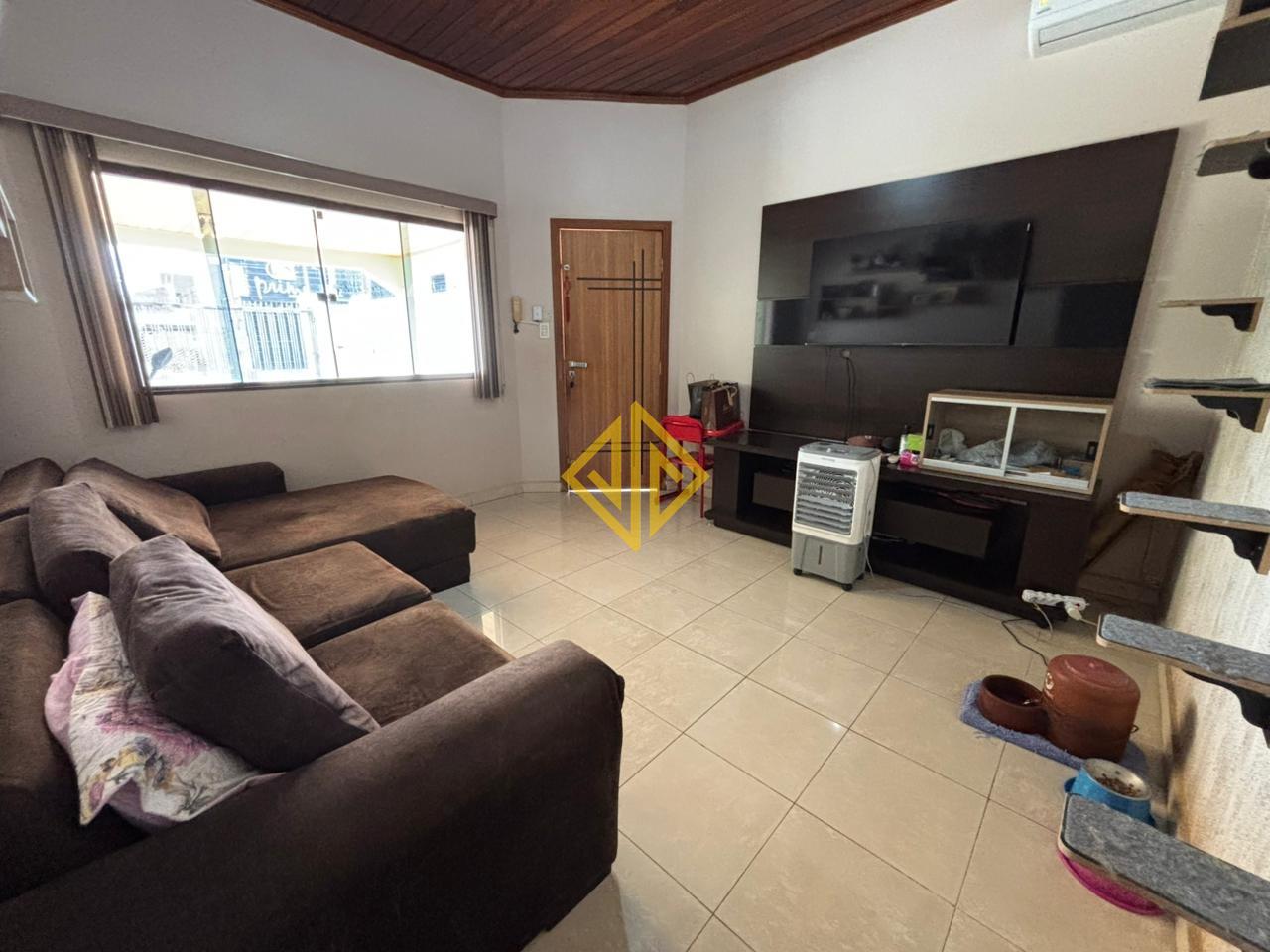 Casa à venda no Setor 01: 