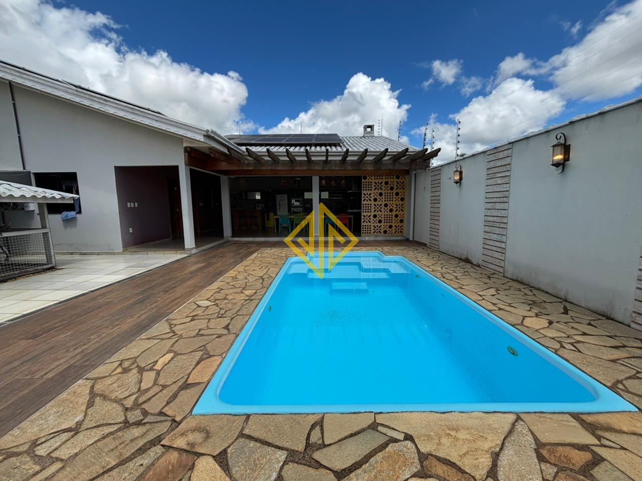 Casa à venda no Setor 01: 