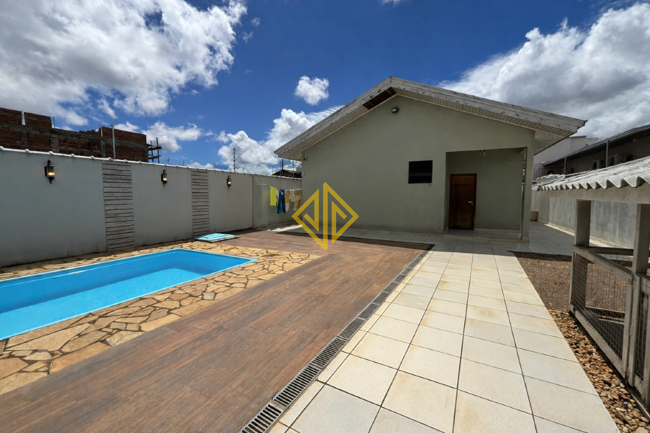 Casa à venda no Setor 01: 