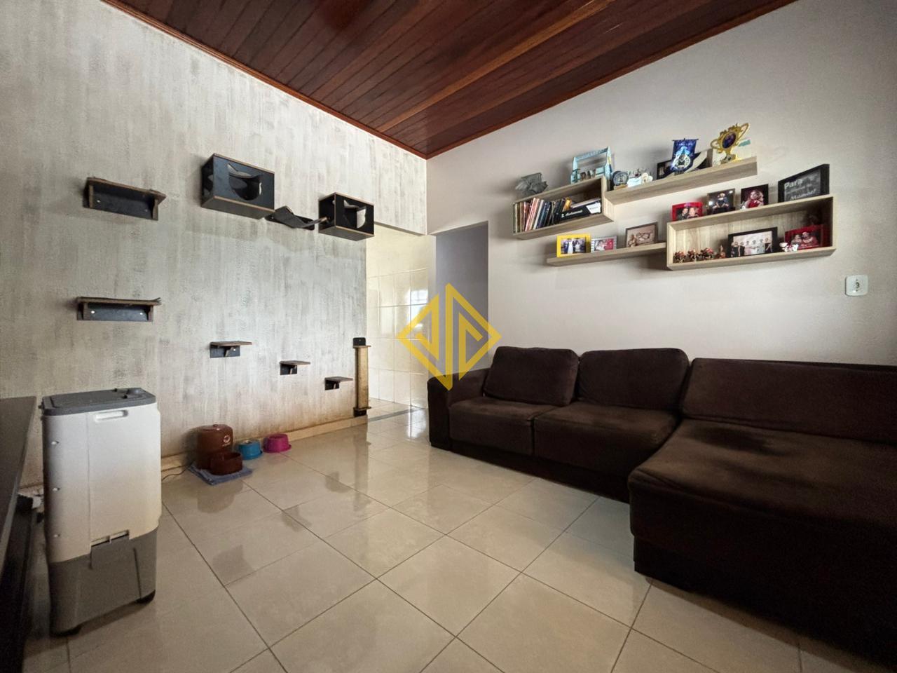 Casa à venda no Setor 01: 