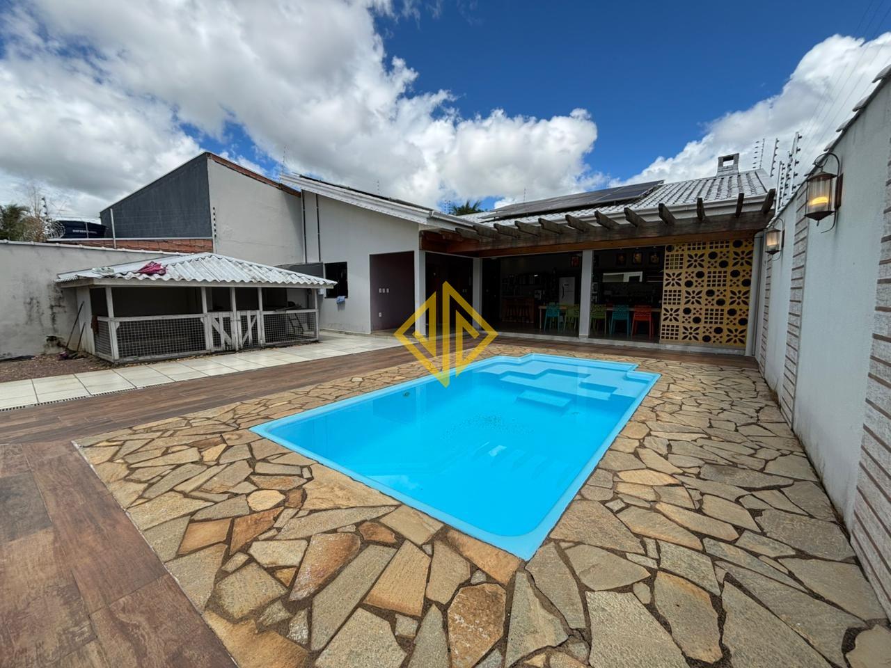 Casa à venda no Setor 01: 