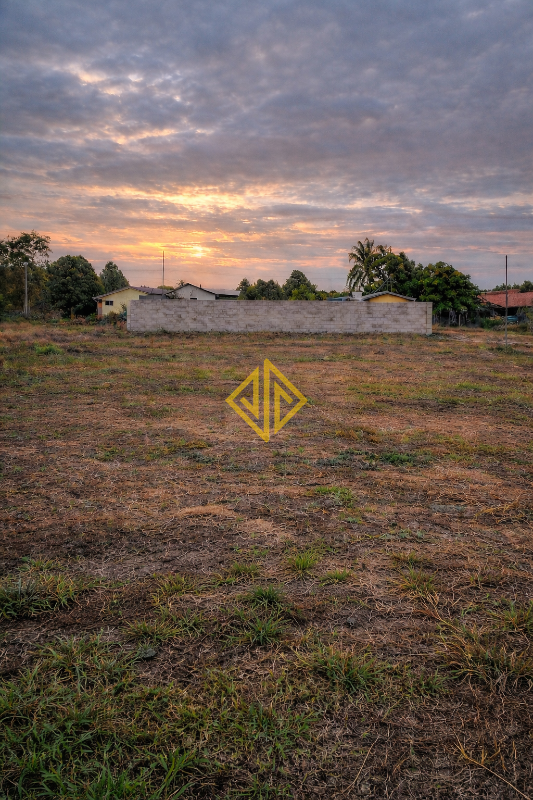 Terreno à venda no Jamari: 