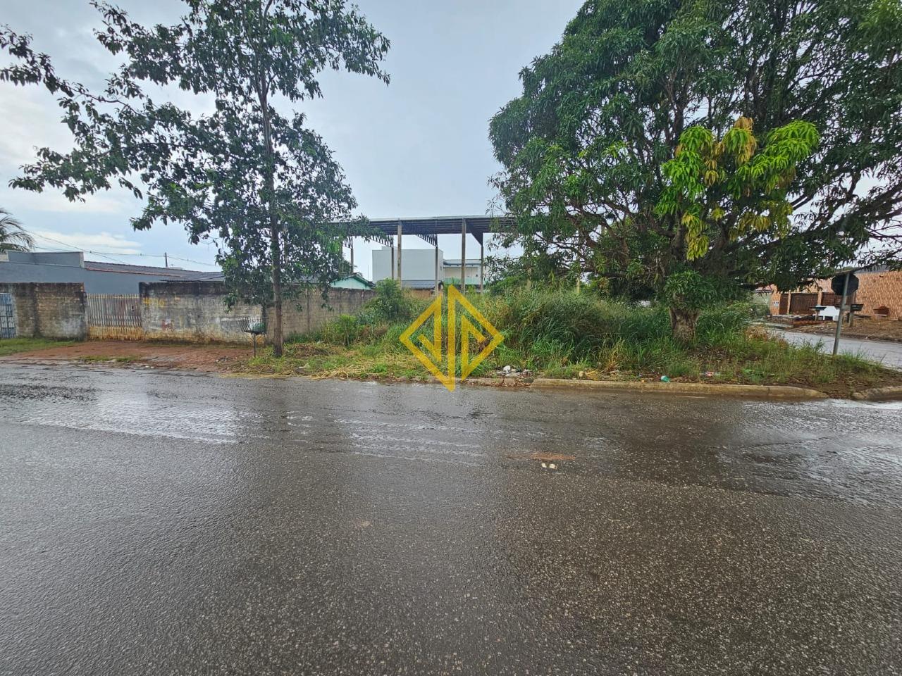 Terreno à venda no Setor 06: 