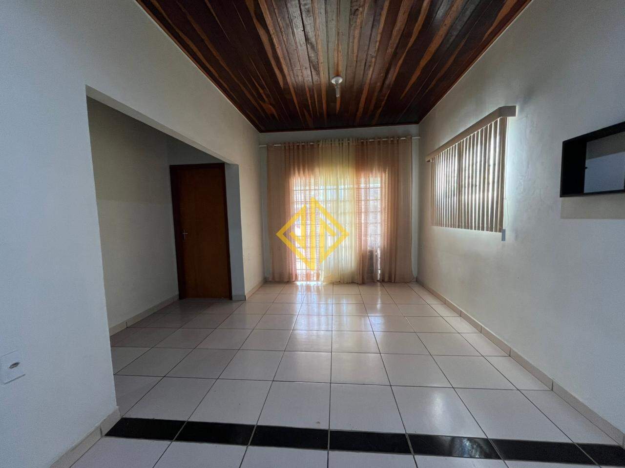 Casa à venda no Setor 02: 