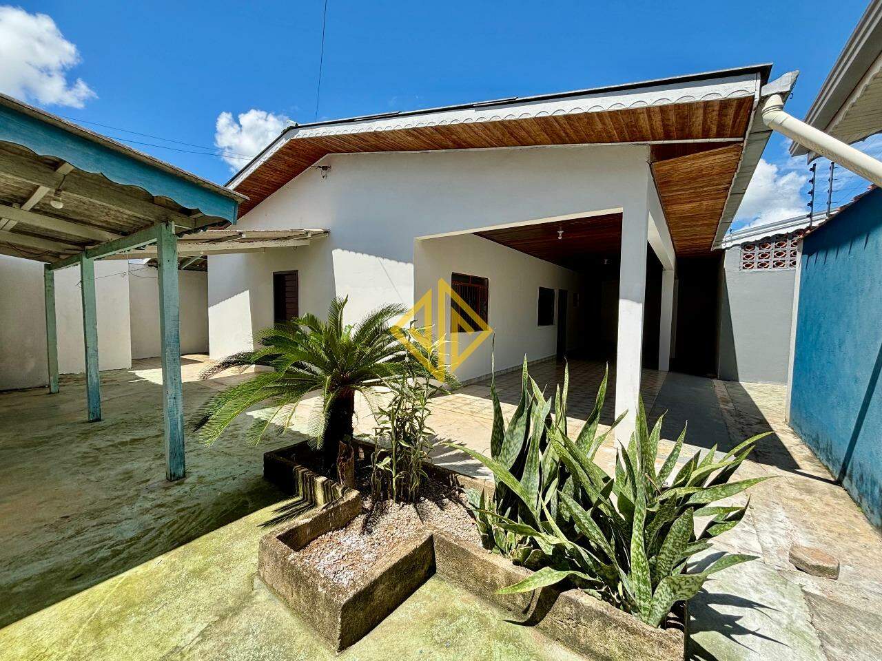 Casa para aluguel no Setor 02: 