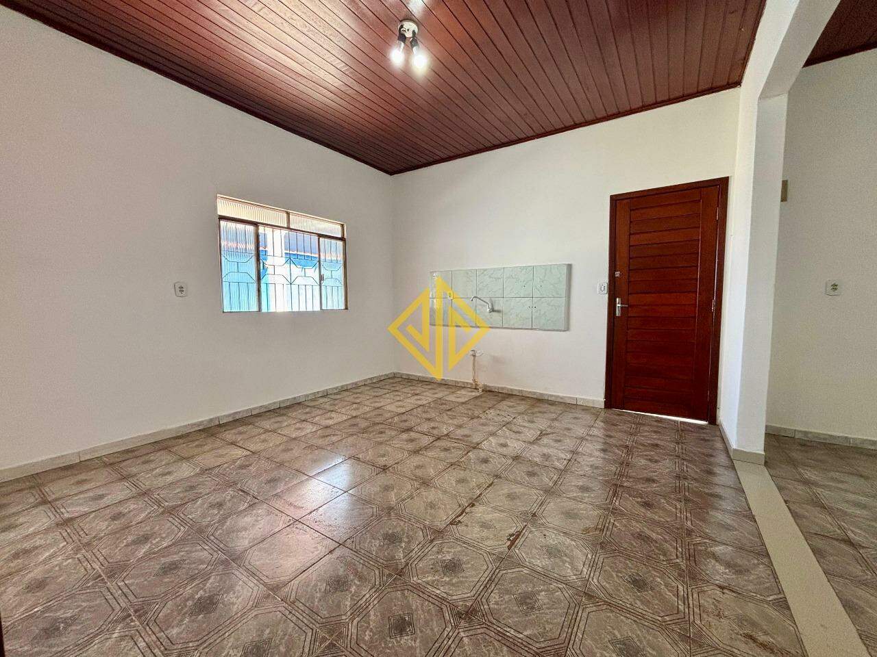 Casa para aluguel no Setor 02: 