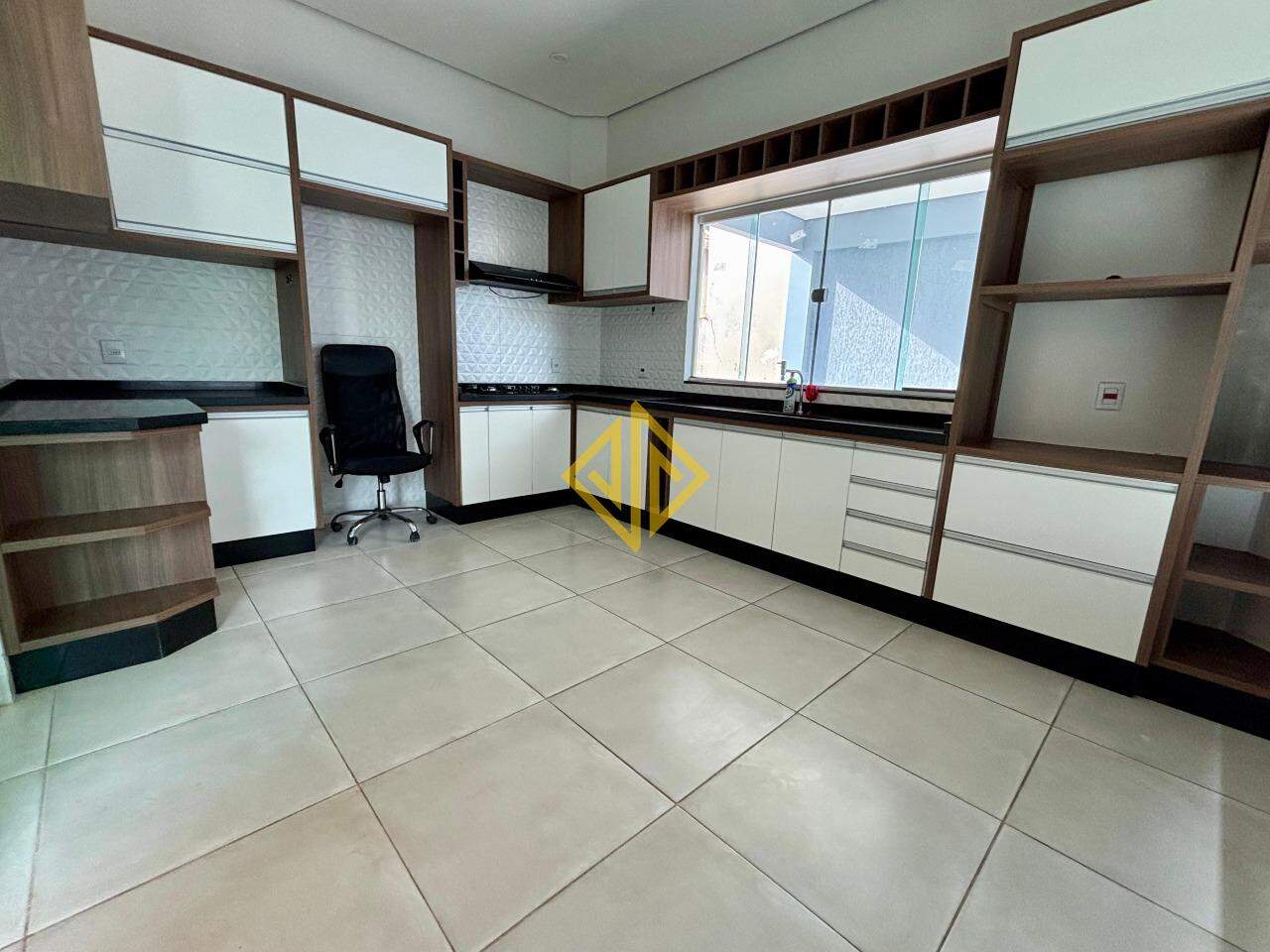 Casa para aluguel no Setor 03: 