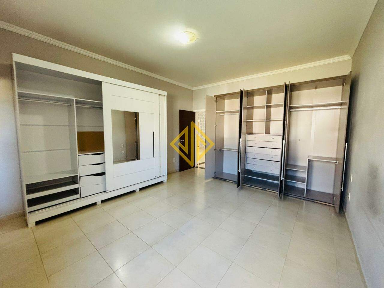Casa, 3 quartos, 270 m² - Foto 6