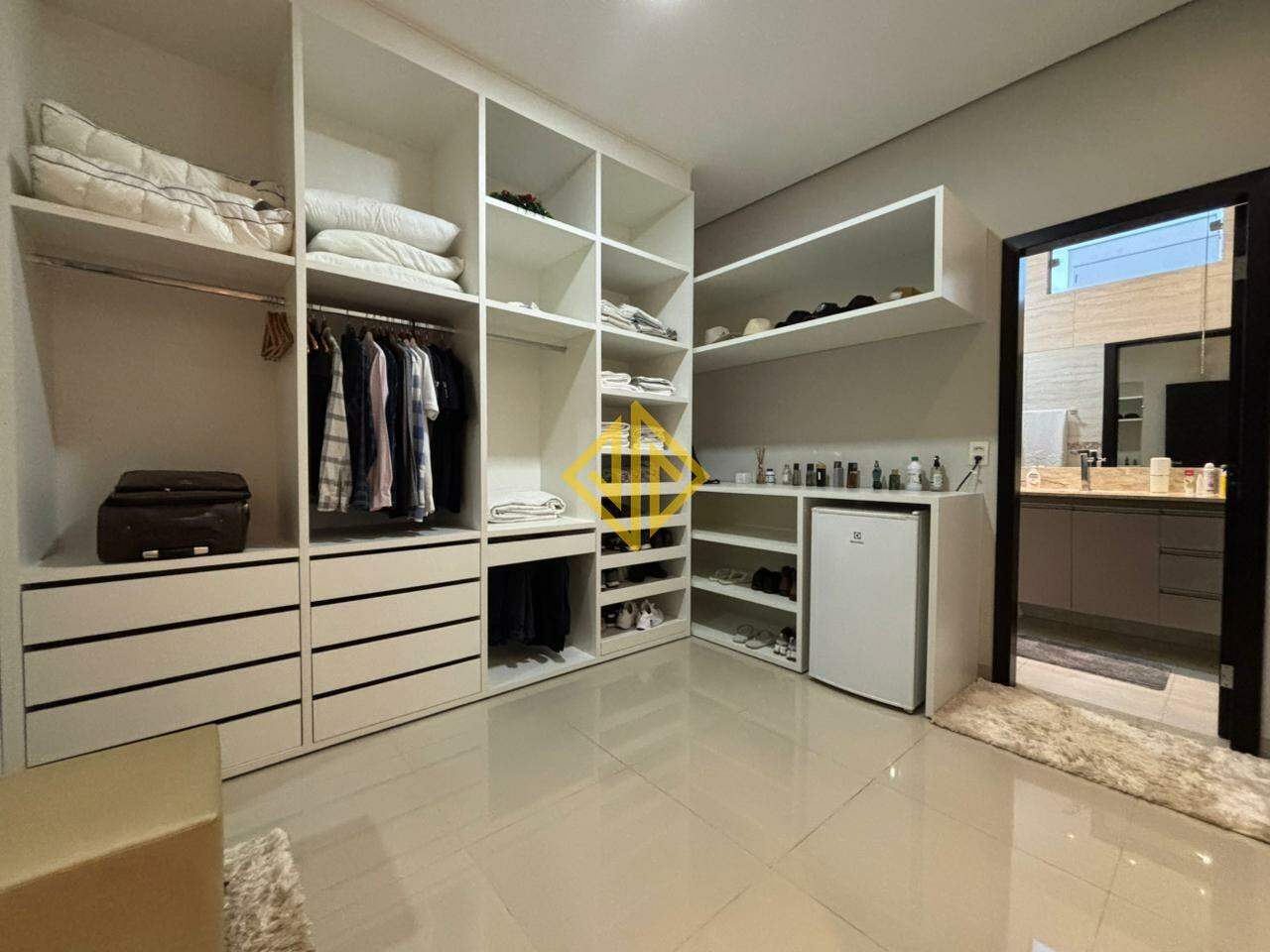 Casa à venda no Condomínio Duque De Caxias: 