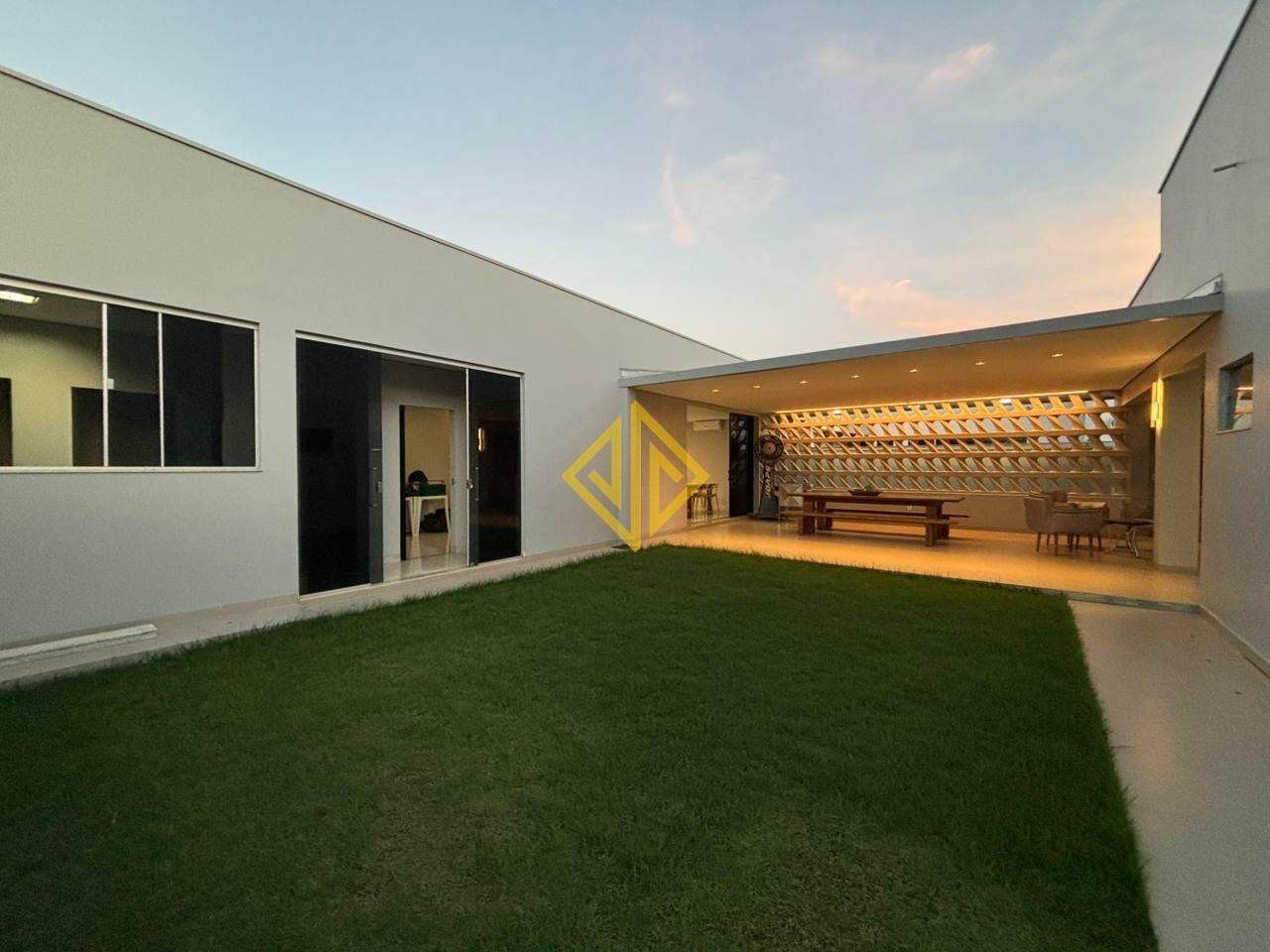 Casa à venda no Condomínio Duque De Caxias: 