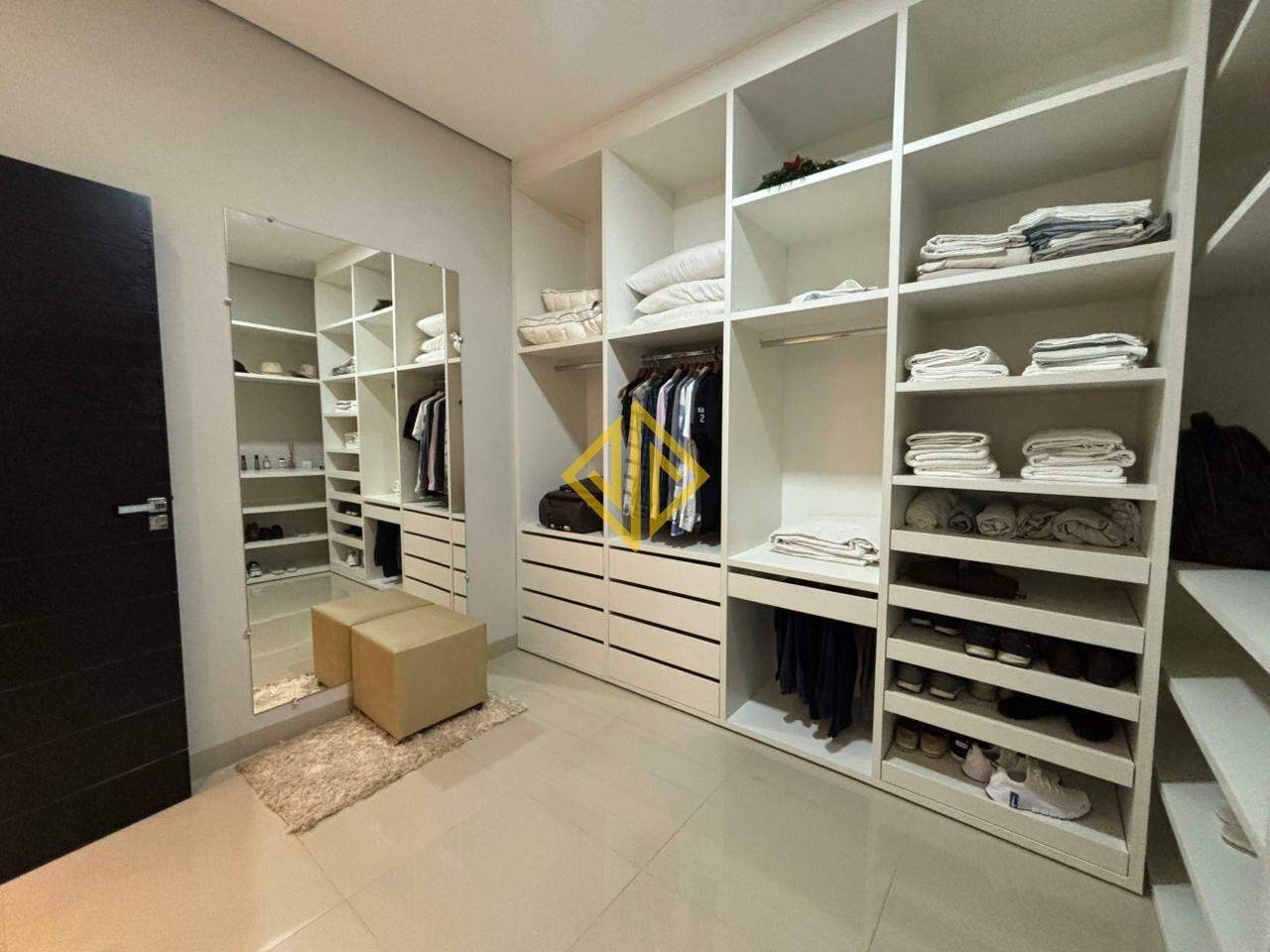 Casa à venda no Condomínio Duque De Caxias: 