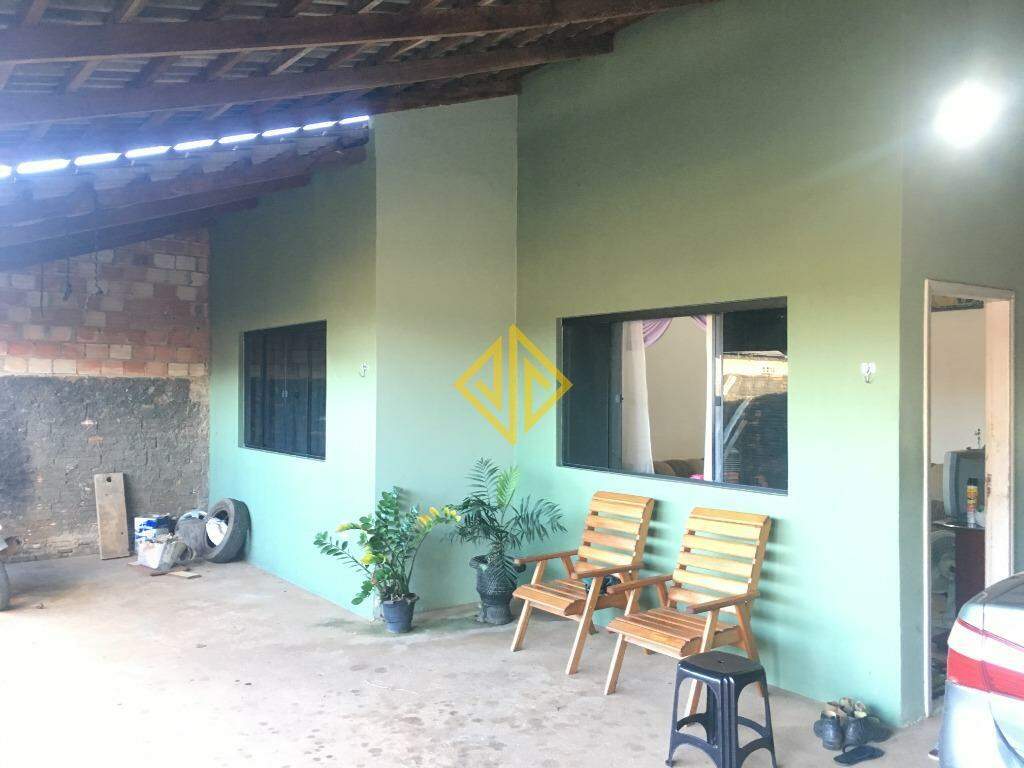 Casa à venda com 3 quartos, 139m² - Foto 2