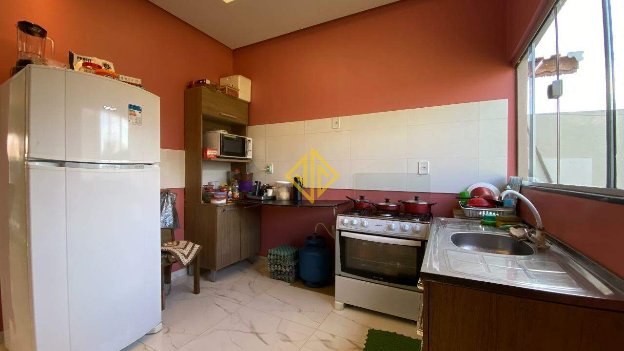 Casa à venda com 2 quartos, 66m² - Foto 8