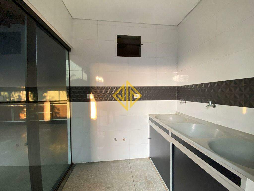 Casa à venda com 3 quartos, 189m² - Foto 18