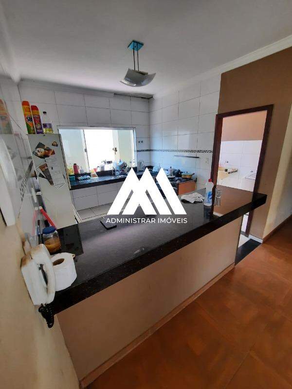 Casa à venda no Vale das Aroeiras: 
