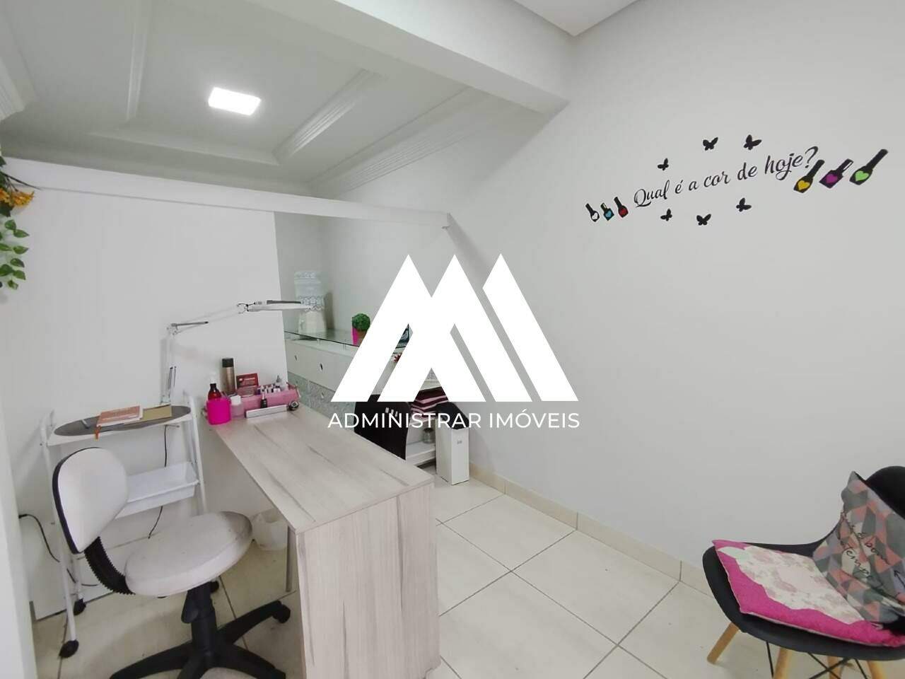 Loja para aluguel no Nogueira Machado: 