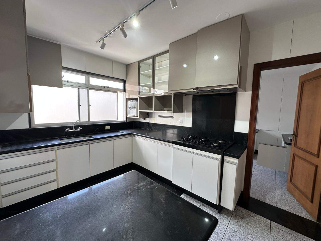 Apartamento para aluguel no Centro: 