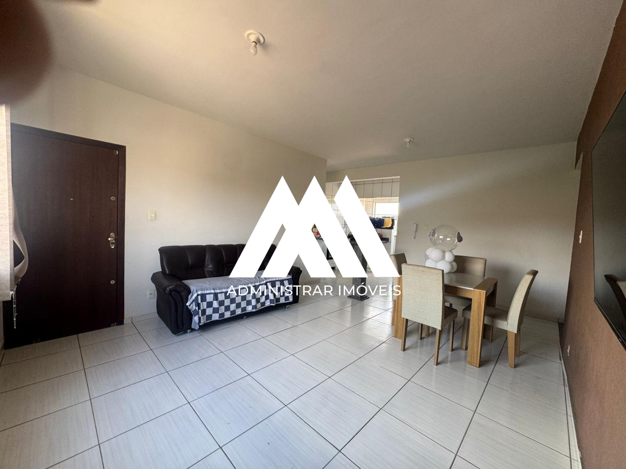 Apartamento à venda no Parque Jardim Santanense: Sala