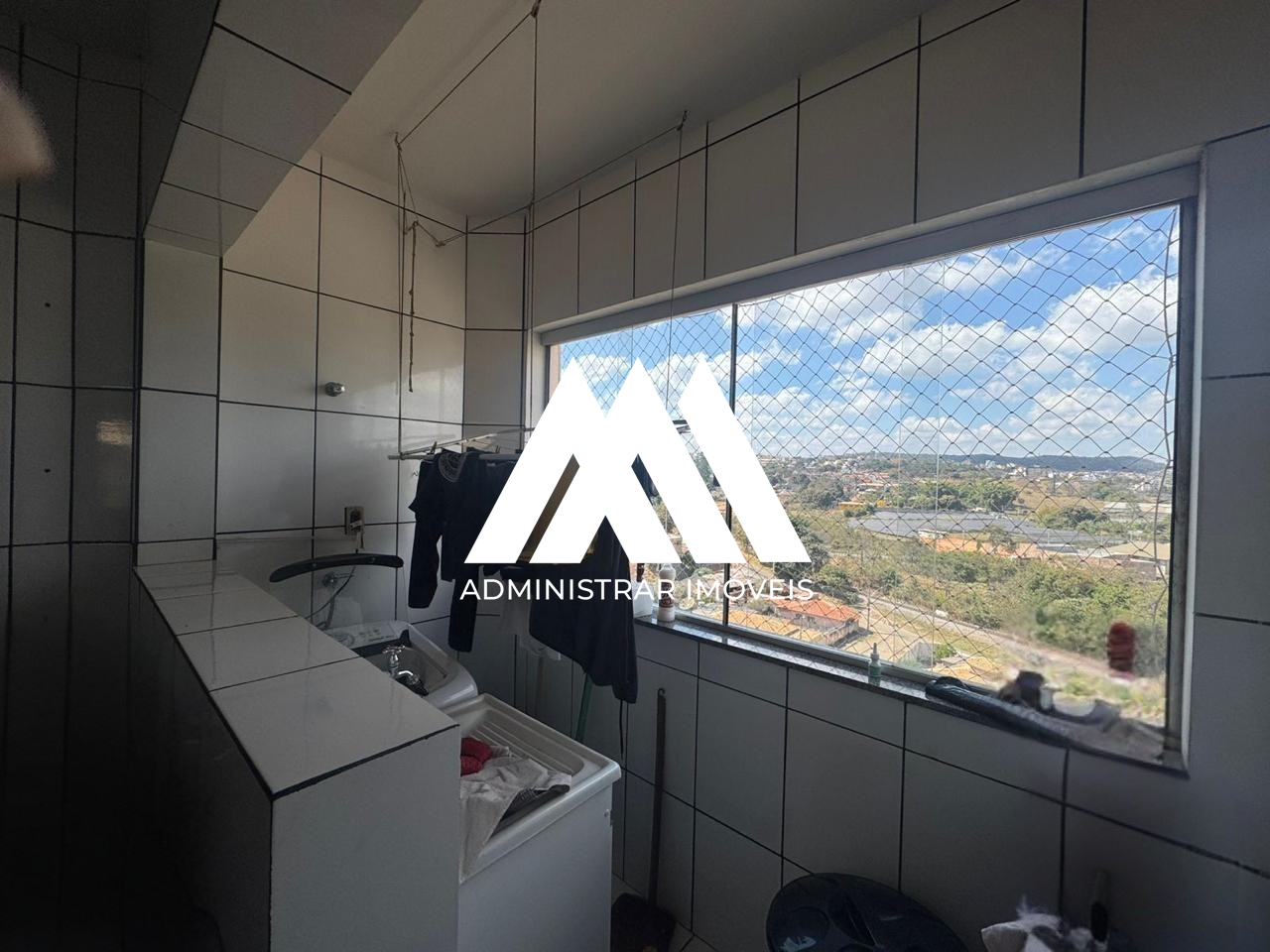 Apartamento à venda no Parque Jardim Santanense: Área de serviço