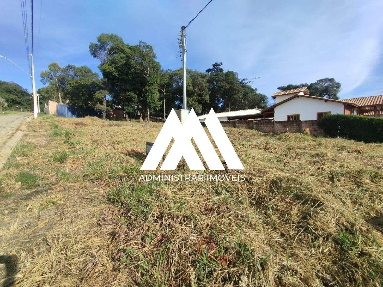 Lote em condomínio à venda no Condomínio Recanto dos Pássaros: 