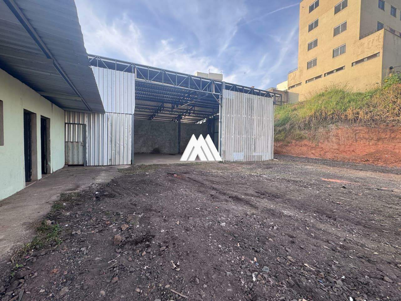Galpão para aluguel no Olímpio Moreira: 