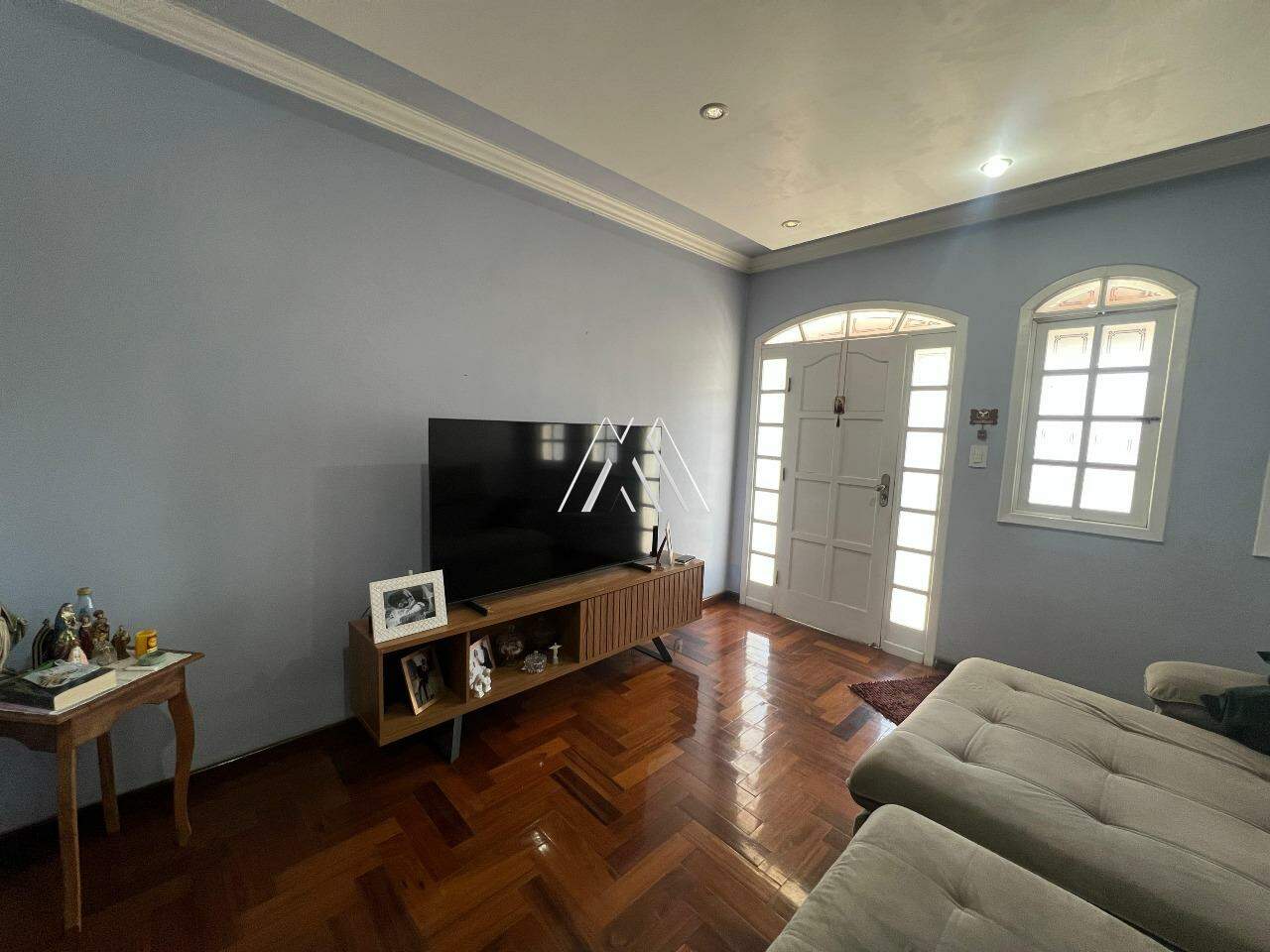 Casa à venda no Lourdes: 
