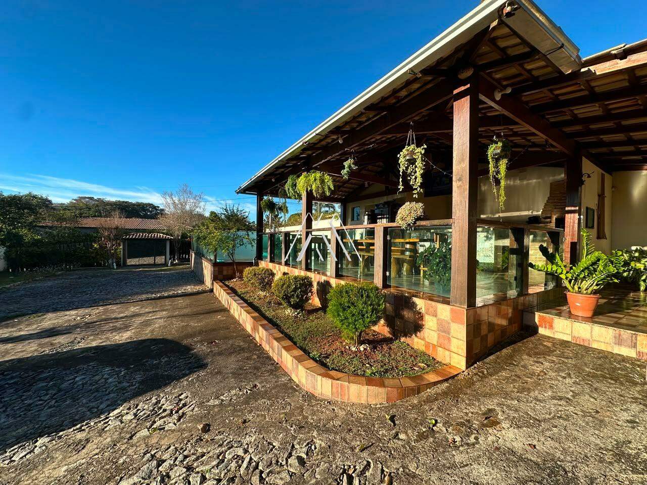 Chácara Rural com construção à venda no Condomínio Alphaville: 