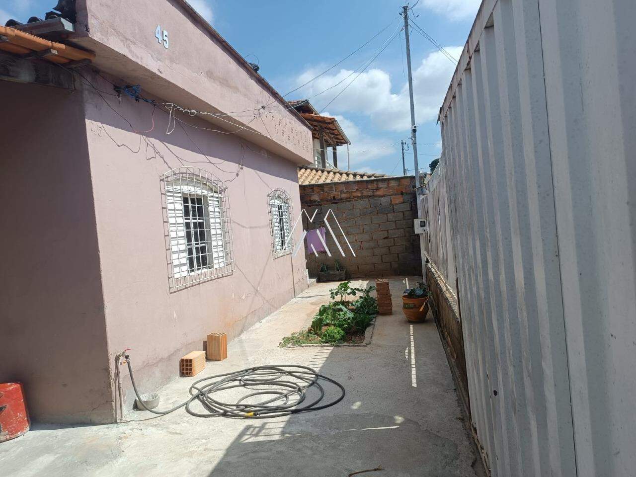 Casa à venda no Parque Jardim Santanense: 
