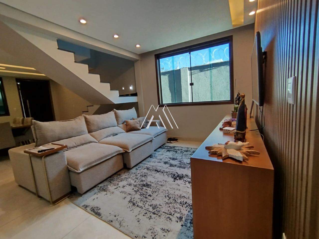 Casa à venda no Centenário: 