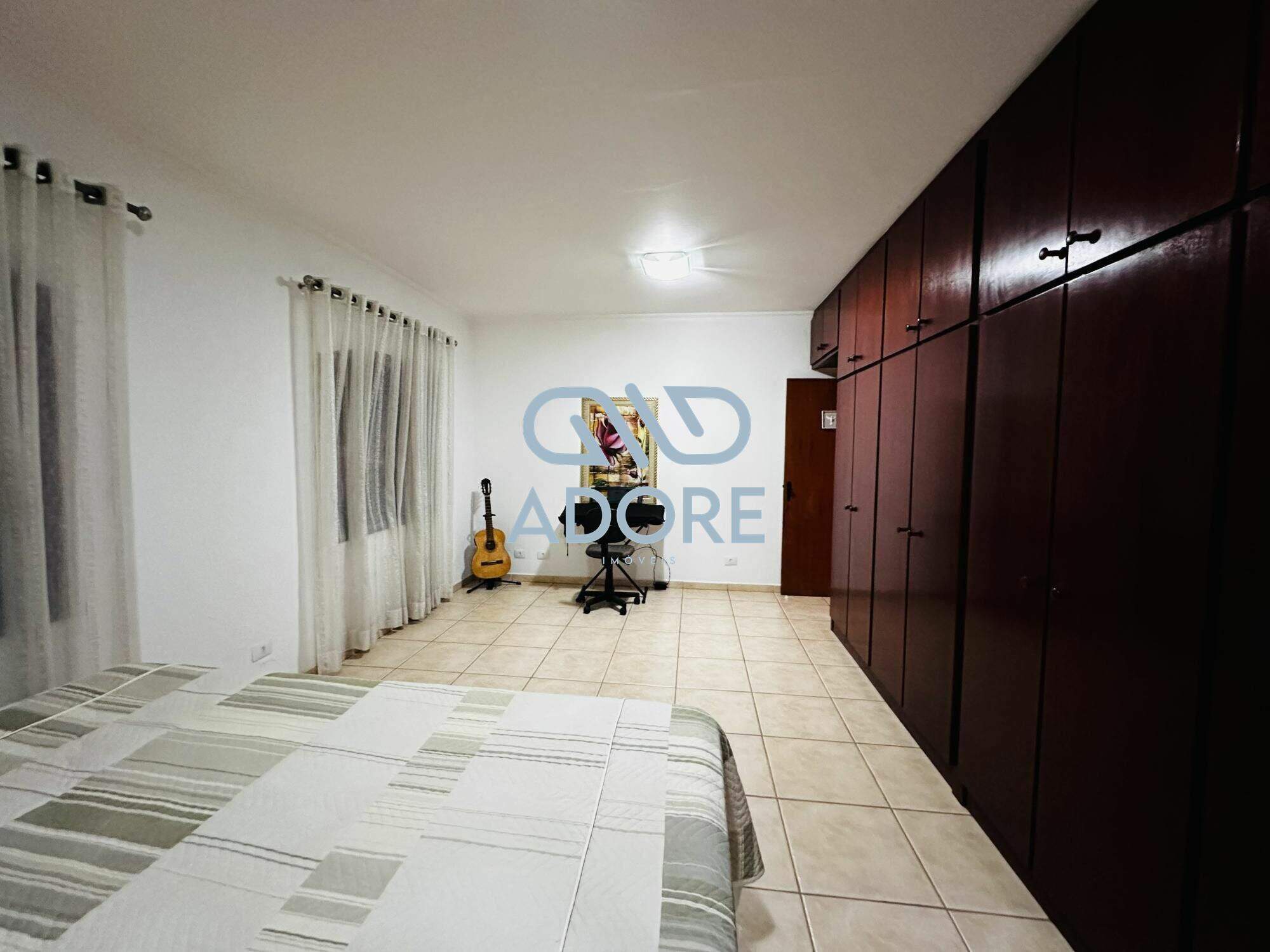 Casa de Condomínio à venda no Condomínio Fechado Village Haras São Luiz:
