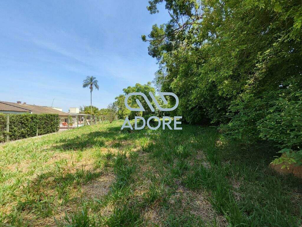 Terreno à venda no Condomínio Zuleika Jabour: 