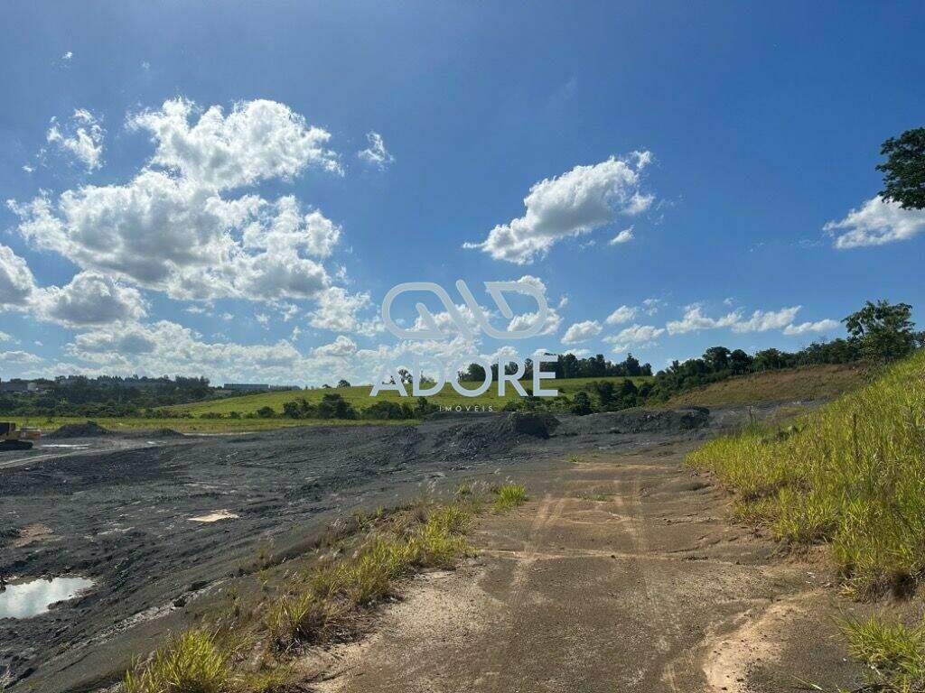 Área Rural à venda no Distrito Industrial II: 