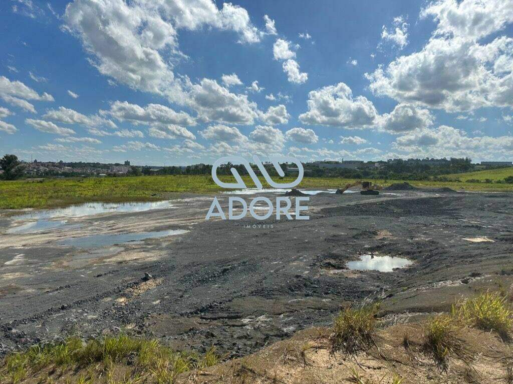 Área Rural à venda no Distrito Industrial II: 