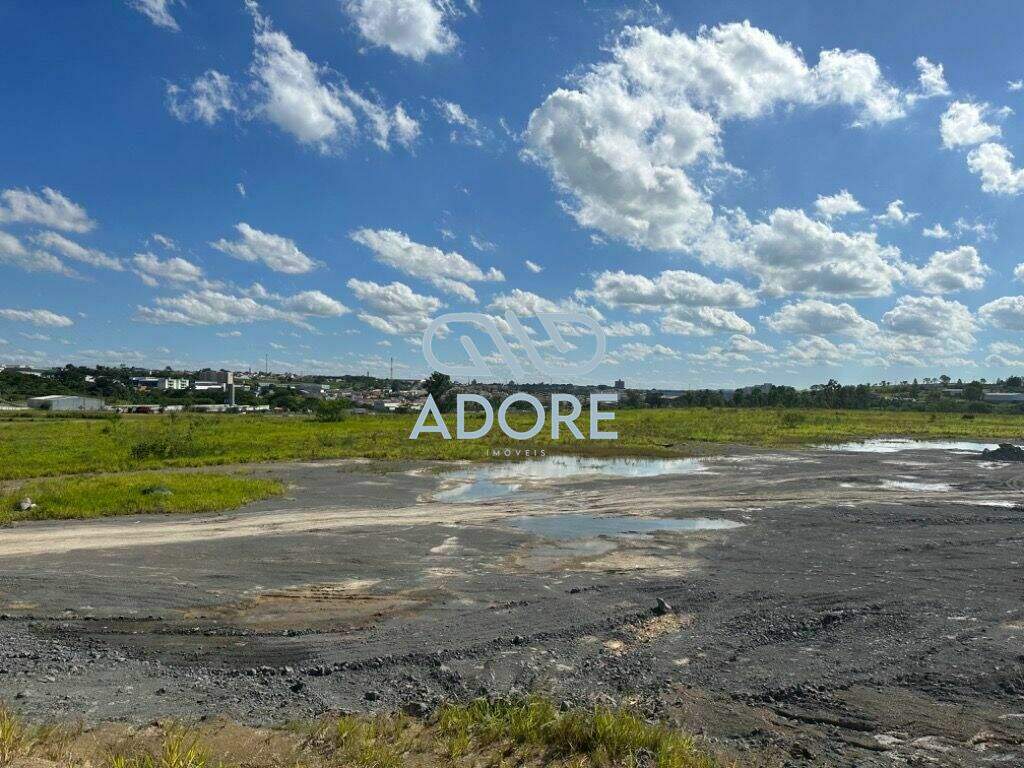 Área Rural à venda no Distrito Industrial II: 