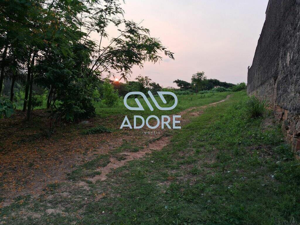 Área à venda no Jardim Celani: 