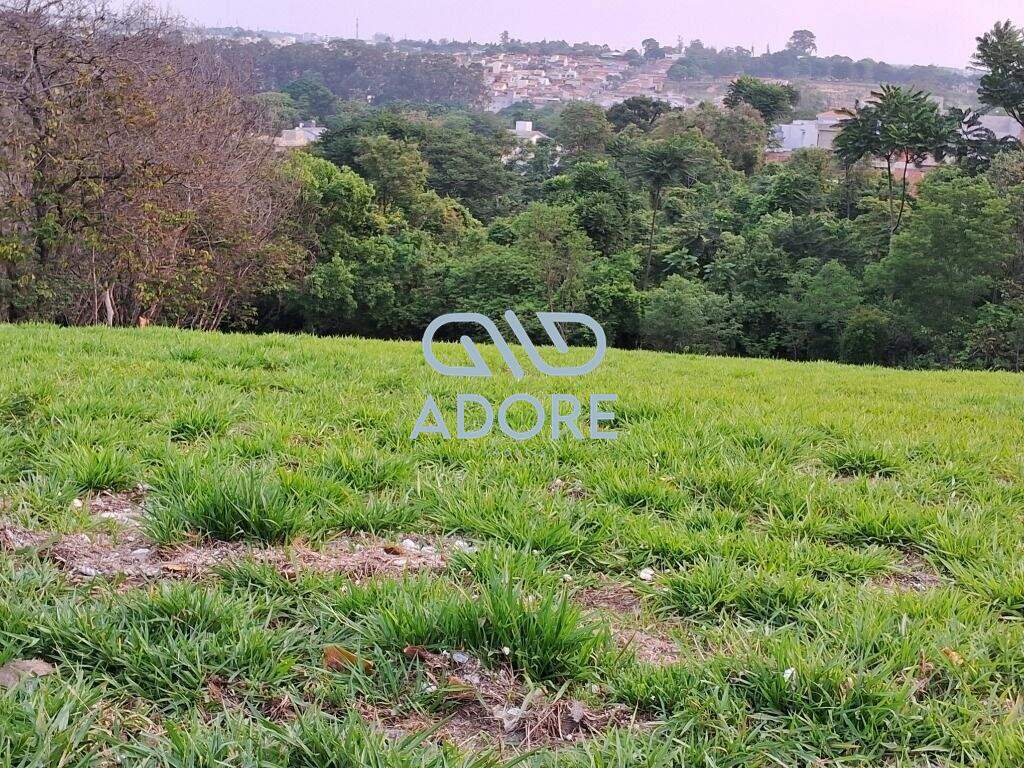 Área à venda no Jardim Celani: 