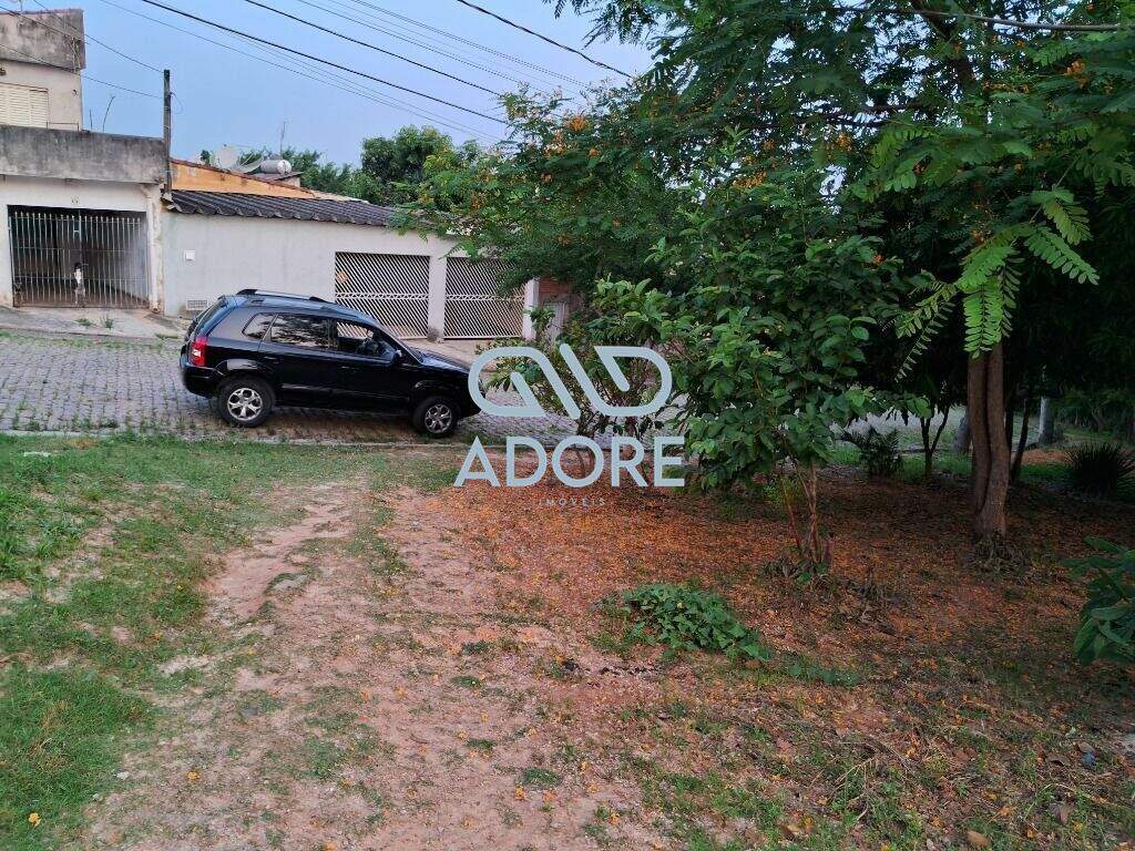 Área à venda no Jardim Celani: 