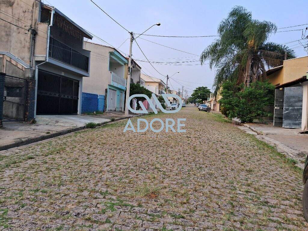 Área à venda no Jardim Celani: 
